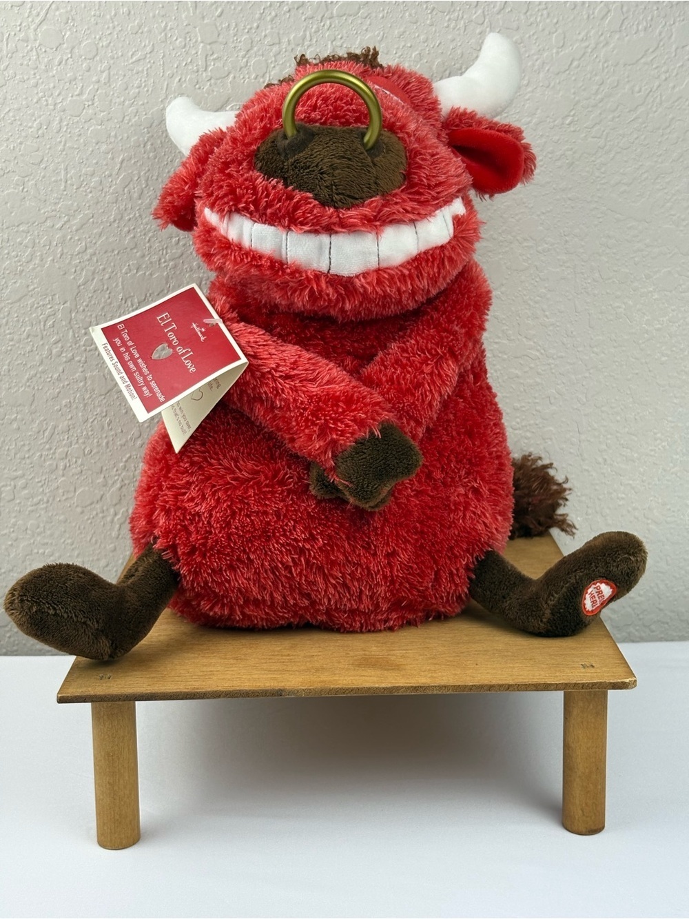NWT Hallmark El Toro of Love Talking Bull Plush Toy